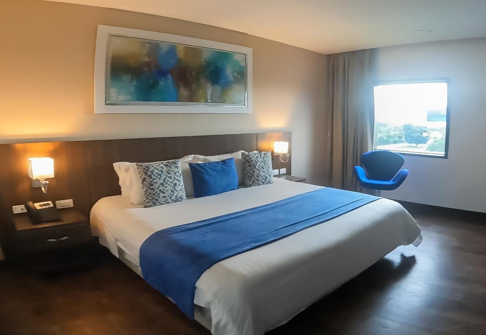 Hotel Royal Elim International San Antonio  Exterior photo A room at the hotel